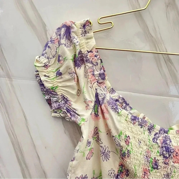 ABOUND Off Shoulder Floral Crop Top Size Medium Back Smocked Blouse - Picture 6 of 10